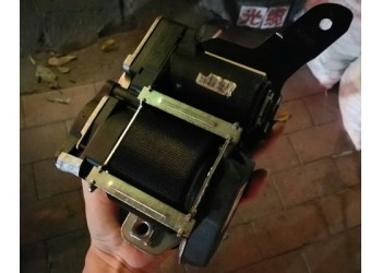 宝马3系 F35安全带 引擎盖 散热网 蒸发箱