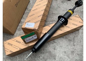 霸道2700前减震器 倒车镜 刹车总泵 蒸发箱
