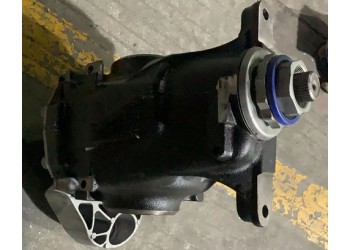 宝马3系 GT后差速器 节气门 氧传感器 水箱 冷疑器