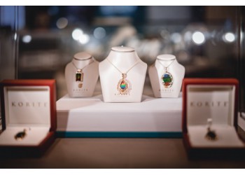 合肥珠宝店装修设计，精致奢华不俗气，顾客流连忘返，营业额加倍