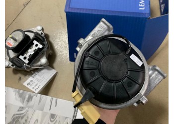 奥迪A4 S4 A5 S5 Q5机脚胶 冷疑器 节气门 水泵