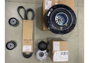 奥迪Q7柴油版惰轮 涨紧轮 皮带 皮带轮 机油泵