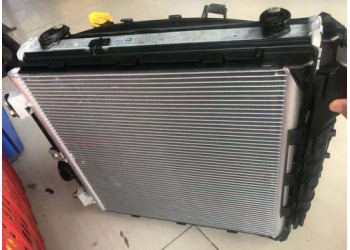 保时捷982水箱 冷疑器 电子扇 机脚胶 氧传感器 冷疑器