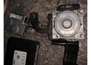 凯迪拉克19款XTS ABS泵 机脚胶 氧传感器 冷疑器
