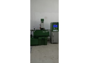 厂家直销台一放电加工机床CNC-400S精密铜钨钢镜面火花机
