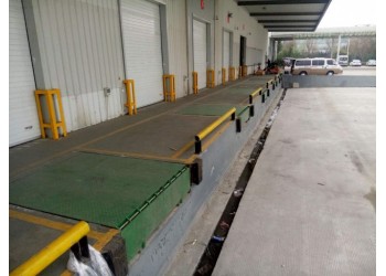 液压调节板固定登车桥货车登车桥 物流装卸钢平台 升降平台