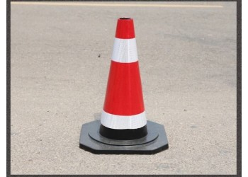 道路安全警示路锥 路障路锥可定制金河