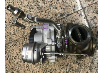 宝马F10右涡轮增压器 油底壳 机油泵 机脚胶