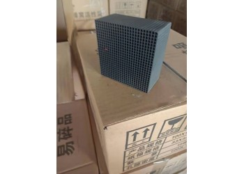 供应蜂窝状活性炭及颗粒炭