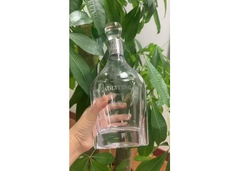 酒瓶抛光打磨加工厂家，酒瓶丝印烫金加工厂家